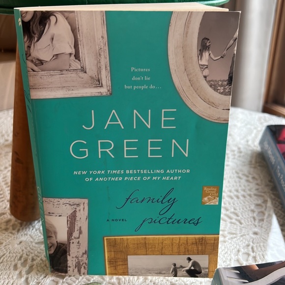 Books - Paperbacks - Picture 8 of 9